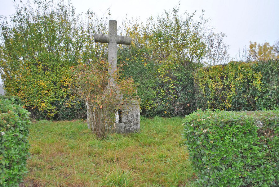 Croix Oratoire De La Baffardierela Baffardière85 Le Champ Saint PÈre 85050france 